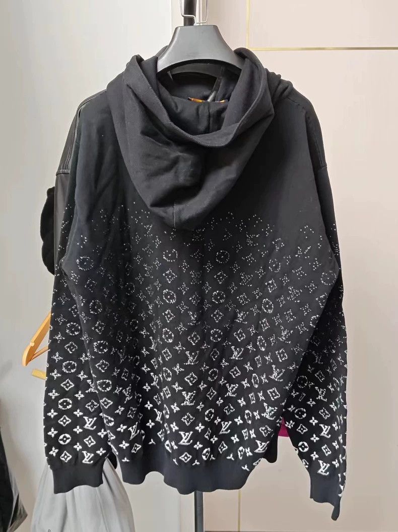 Louis Vuitton Louis Vuitton Gradient Hooded Sweatshirt Size US XL / EU 56 / 4 - 2 Thumbnail