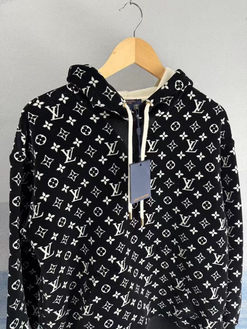 Louis Vuitton Louis Vuitton Black Velvet Hooded Sweatshirt Size US S / EU 44-46 / 1 - 3 Thumbnail