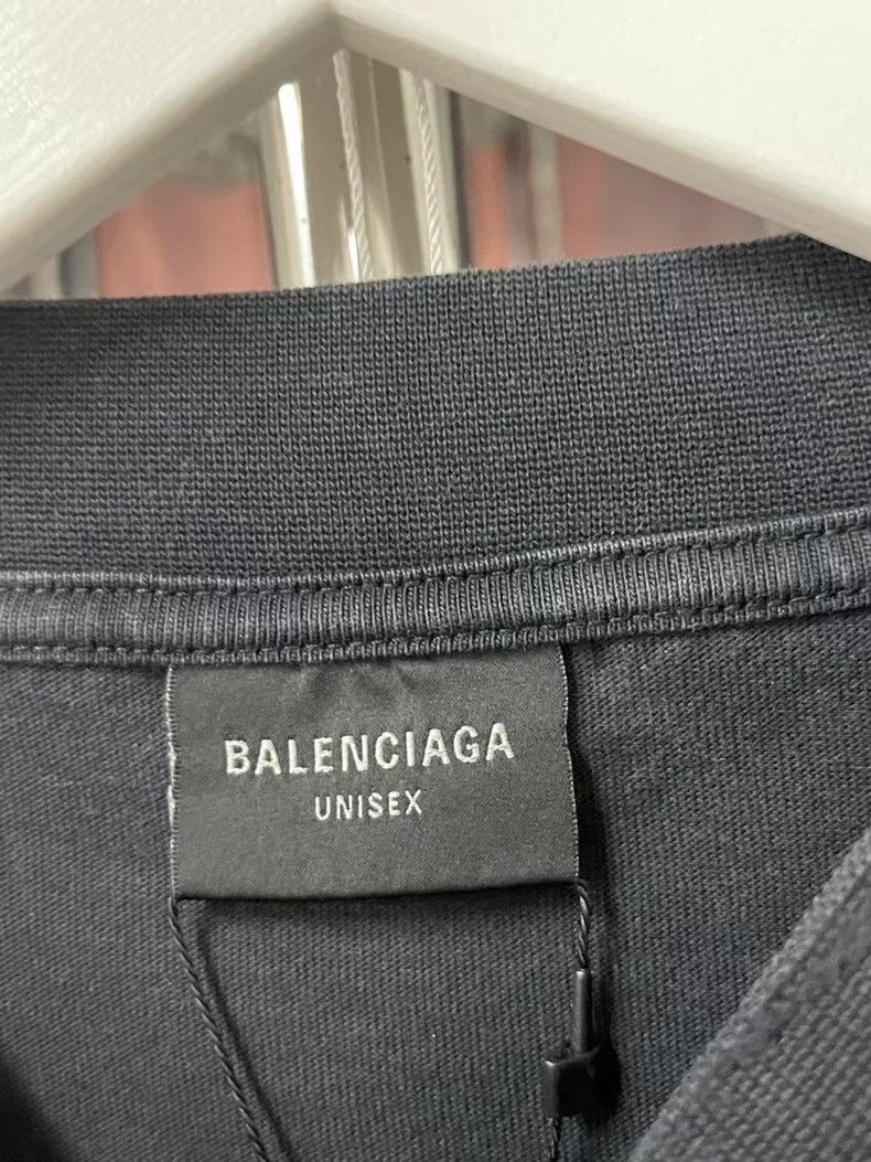Balenciaga Balenciaga Long Sleeve Distressed Sweatshirt Size US S / EU 44-46 / 1 - 6 Thumbnail