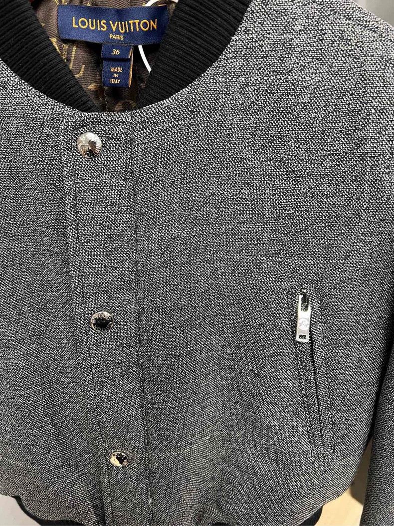 Louis Vuitton Louis Vuitton Gray Cropped Baseball Jacket Size US S / EU 44-46 / 1 - 3 Thumbnail