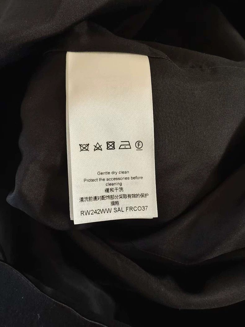 Louis Vuitton Louis Vuitton Black Coat with Belt Detail Size US S / EU 44-46 / 1 - 4 Thumbnail