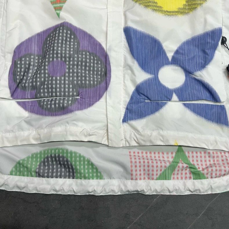 Louis Vuitton Louis Vuitton White Patterned Jacket with Hood Size US XXL / EU 58 / 5 - 4 Thumbnail