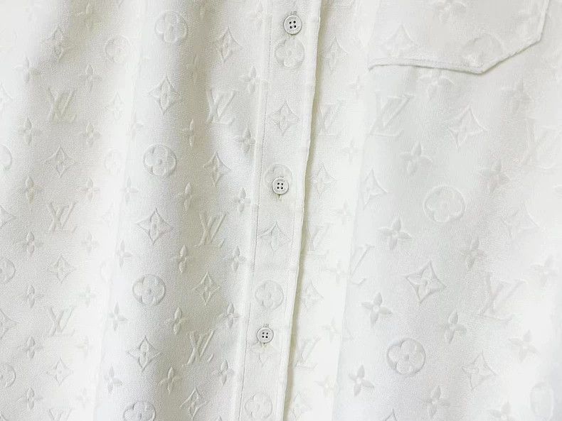 Louis Vuitton Louis Vuitton White Velvet Logo Shirt Size US L / EU 52-54 / 3 - 3 Thumbnail