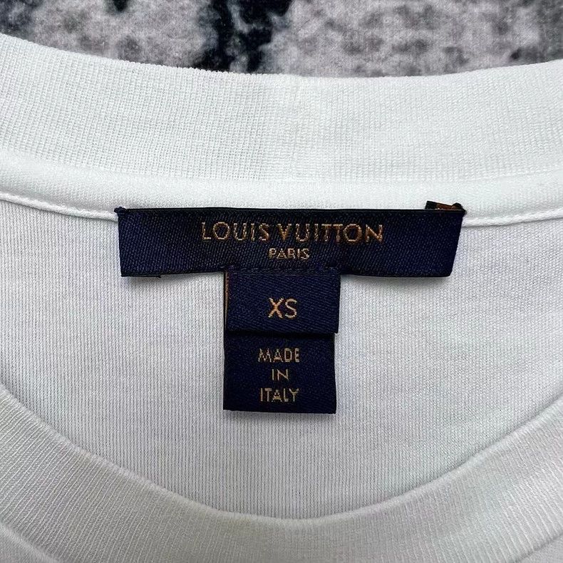 Louis Vuitton Louis Vuitton Short Sleeve Circle Logo Shirt Size US XS / EU 42 / 0 - 3 Thumbnail