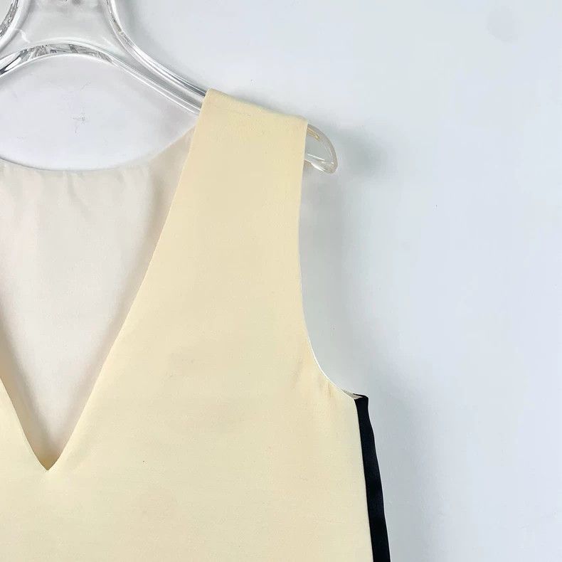Burberry Burberry Beige Sleeveless Wool Top for Women Size US XS / EU 42 / 0 - 3 Thumbnail