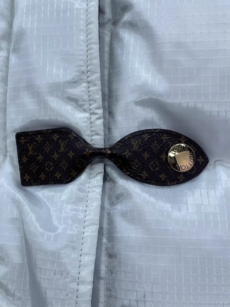 Louis Vuitton Louis Vuitton White Down Jacket with Tags Size US S / EU 44-46 / 1 - 3 Thumbnail