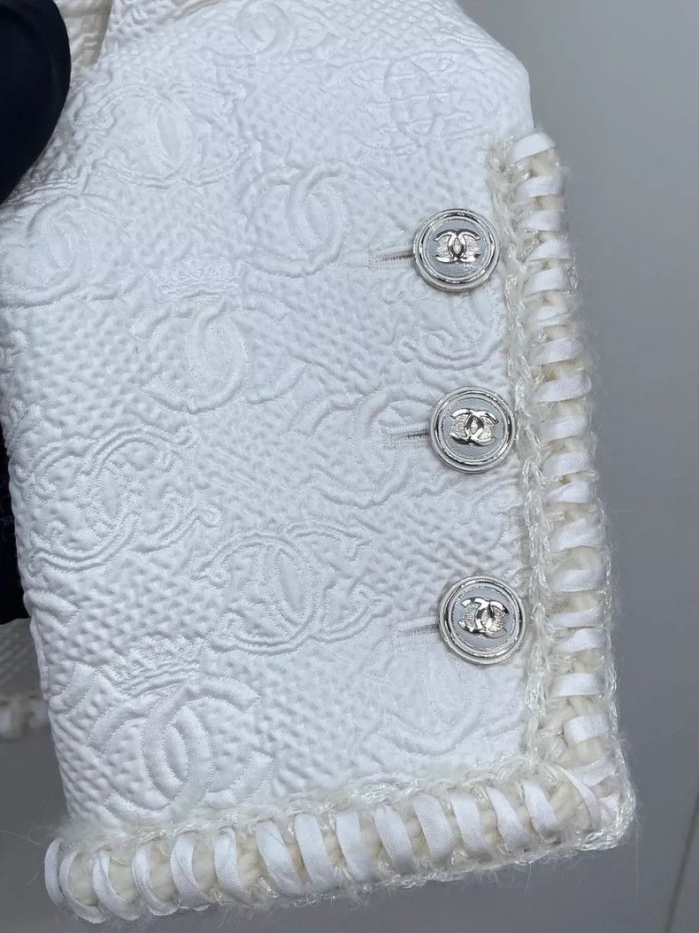 Chanel Chanel Women's Castle Series Logo Jacket Size US S / EU 44-46 / 1 - 3 Thumbnail