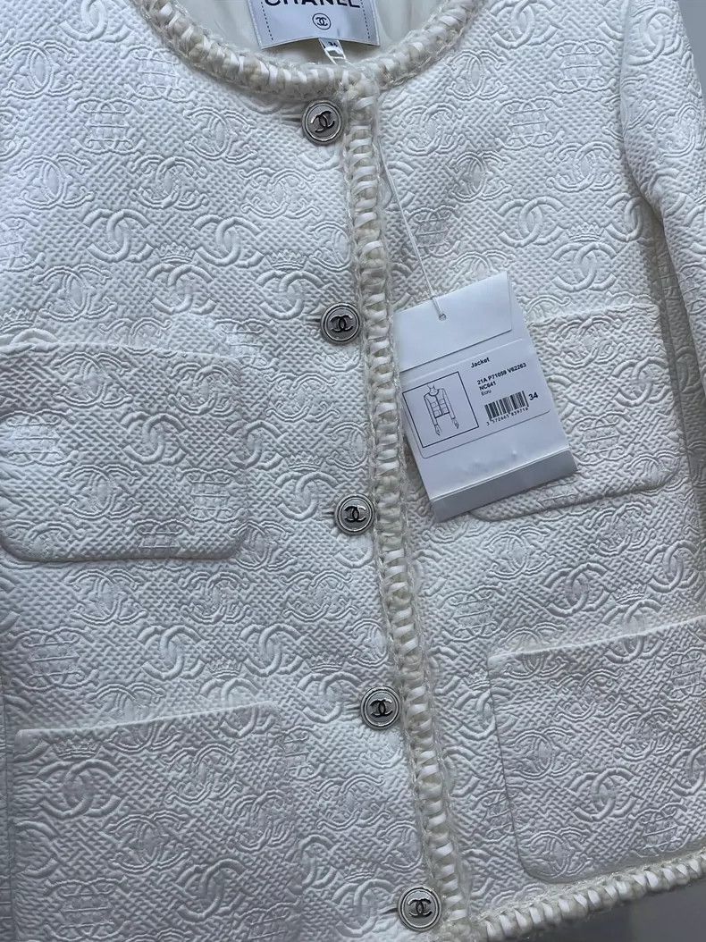 Chanel Chanel Women's Castle Series Logo Jacket Size US S / EU 44-46 / 1 - 6 Thumbnail