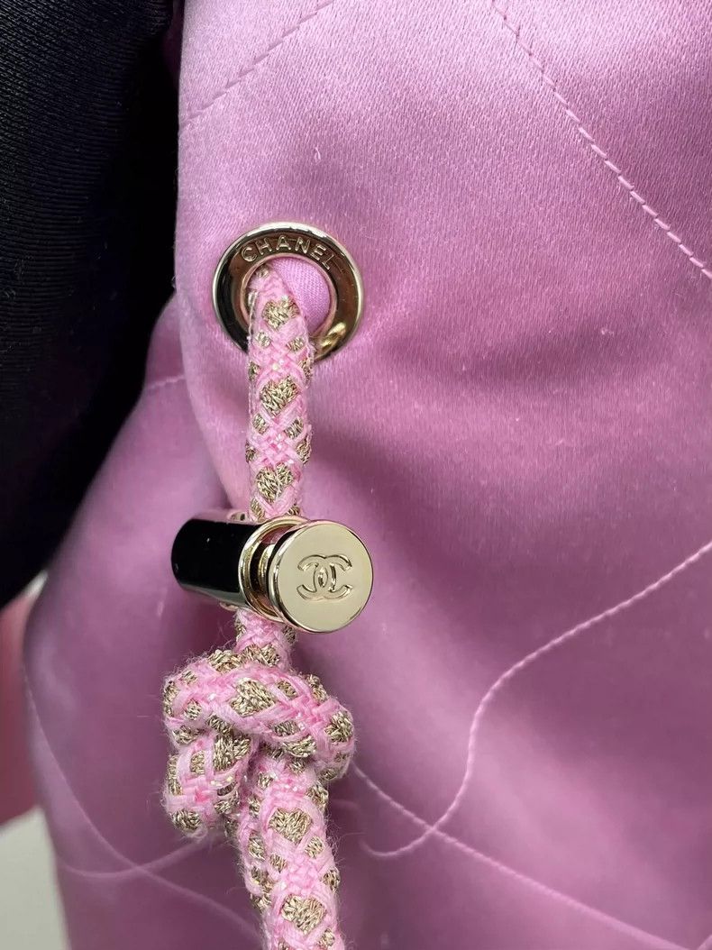 Chanel Pink Quilted Silk Jacket with Drawstring Size US L / EU 52-54 / 3 - 5 Thumbnail