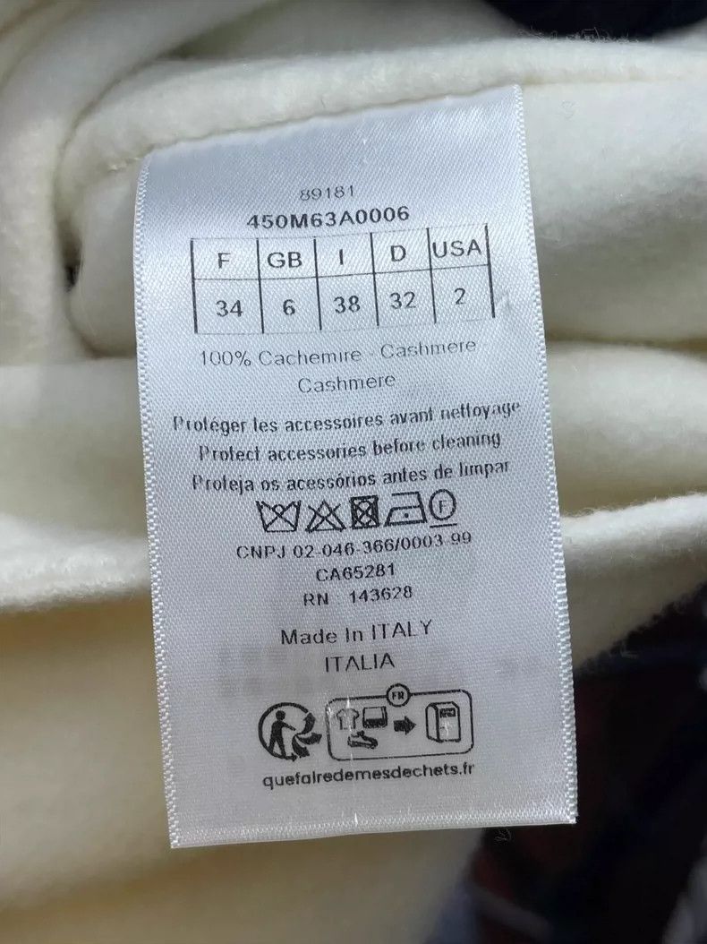 Dior Dior Double-faced Cashmere Cape with Golden Buttons Size US XS / EU 42 / 0 - 6 Thumbnail