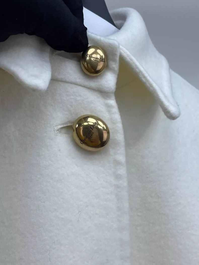 Dior Dior Double-faced Cashmere Cape with Golden Buttons Size US XS / EU 42 / 0 - 5 Thumbnail
