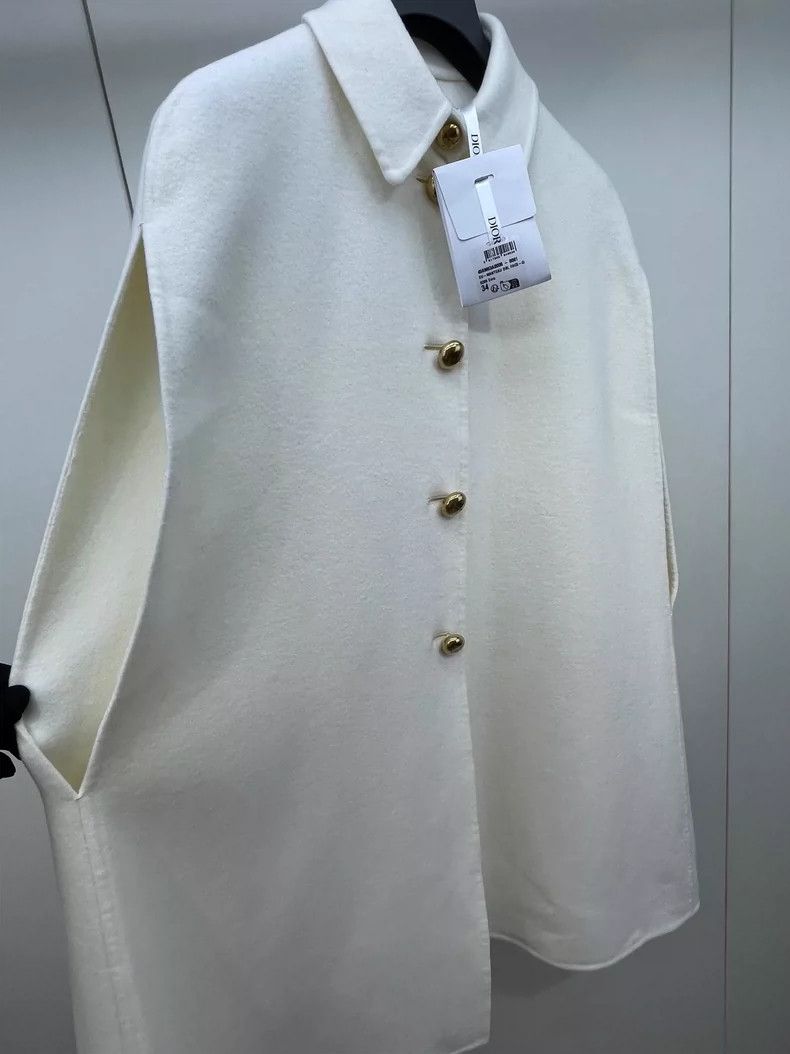 Dior Dior Double-faced Cashmere Cape with Golden Buttons Size US XS / EU 42 / 0 - 4 Thumbnail