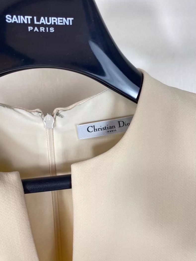 Dior Dior Dress - Short Sleeve with Pleats Size US 36 / EU 52 - 6 Thumbnail
