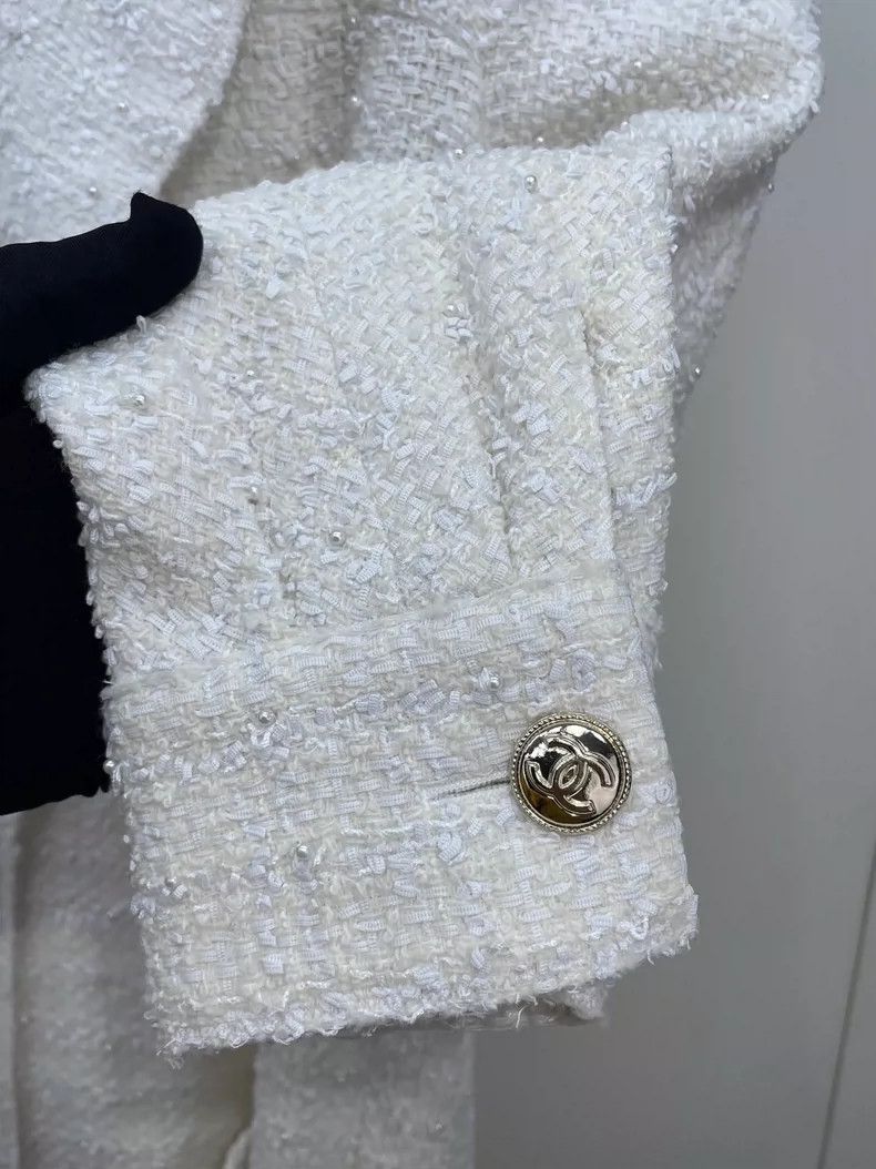 Chanel Chanel Long Pearl Coat from Equestrian Collection Size US S / EU 44-46 / 1 - 4 Thumbnail