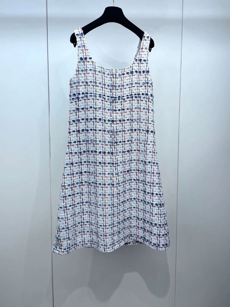 Chanel Chanel Sleeveless Dress with Double Pockets Size US 38 / EU 54 - 2 Thumbnail