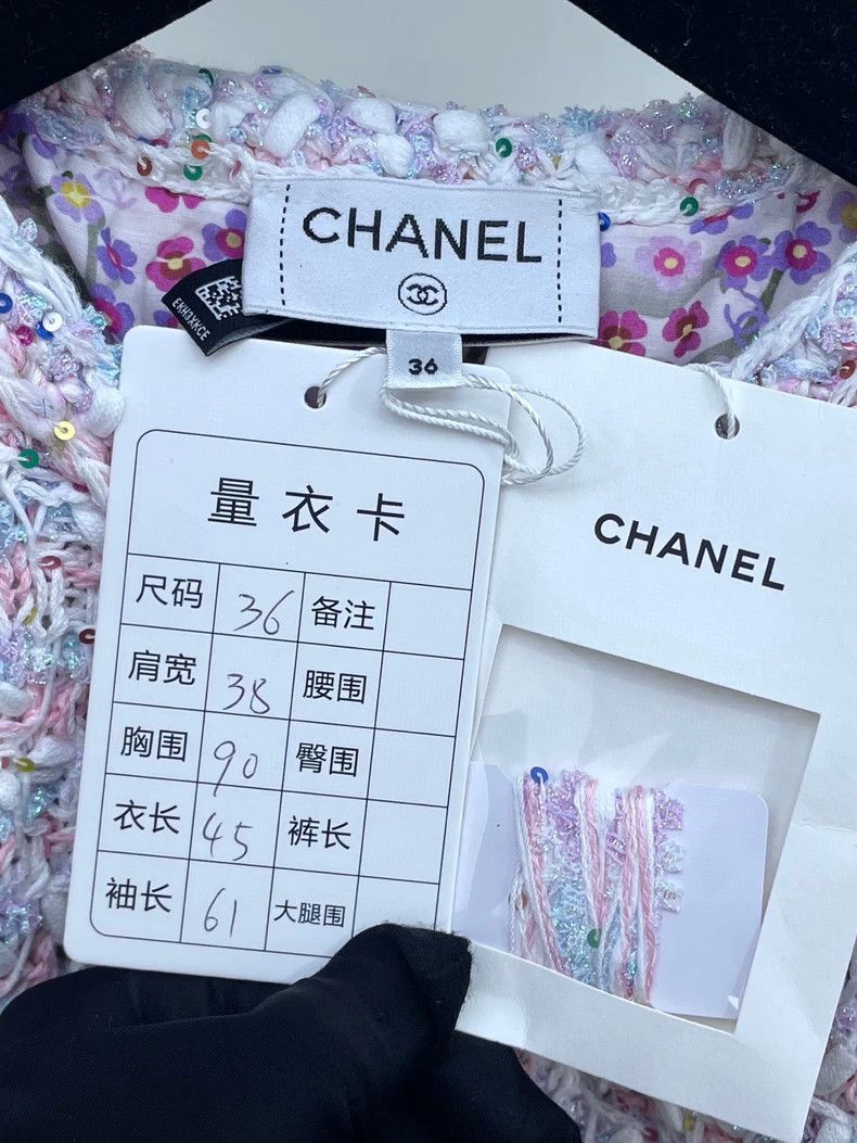 Chanel Chanel Cardigan with Pink Sequins and Large Knits Size US S / EU 44-46 / 1 - 3 Thumbnail