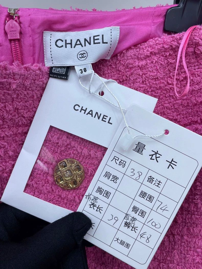 Chanel Chanel Pink Skirt from Spring Summer Collection Size US 38 / EU 54 - 6 Thumbnail