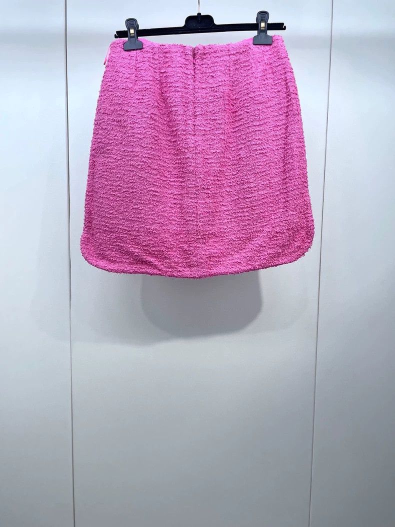 Chanel Chanel Pink Skirt from Spring Summer Collection Size US 38 / EU 54 - 2 Thumbnail