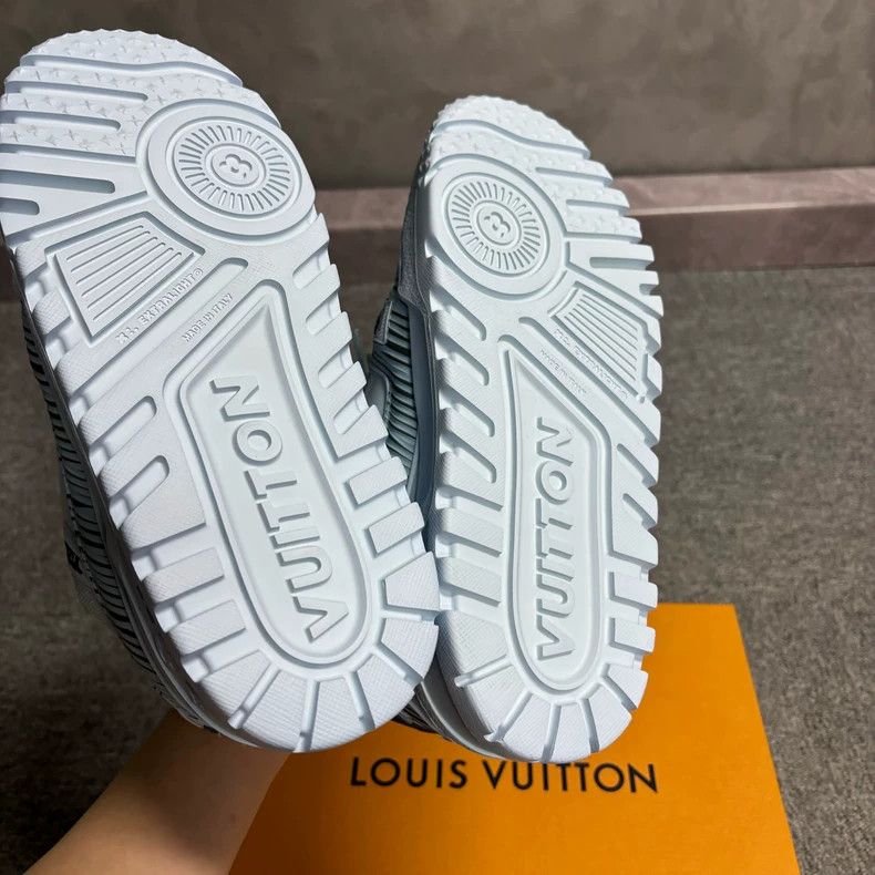 Louis Vuitton Louis Vuitton Blue Low Top Sneakers Size US 7 / EU 40 - 4 Thumbnail