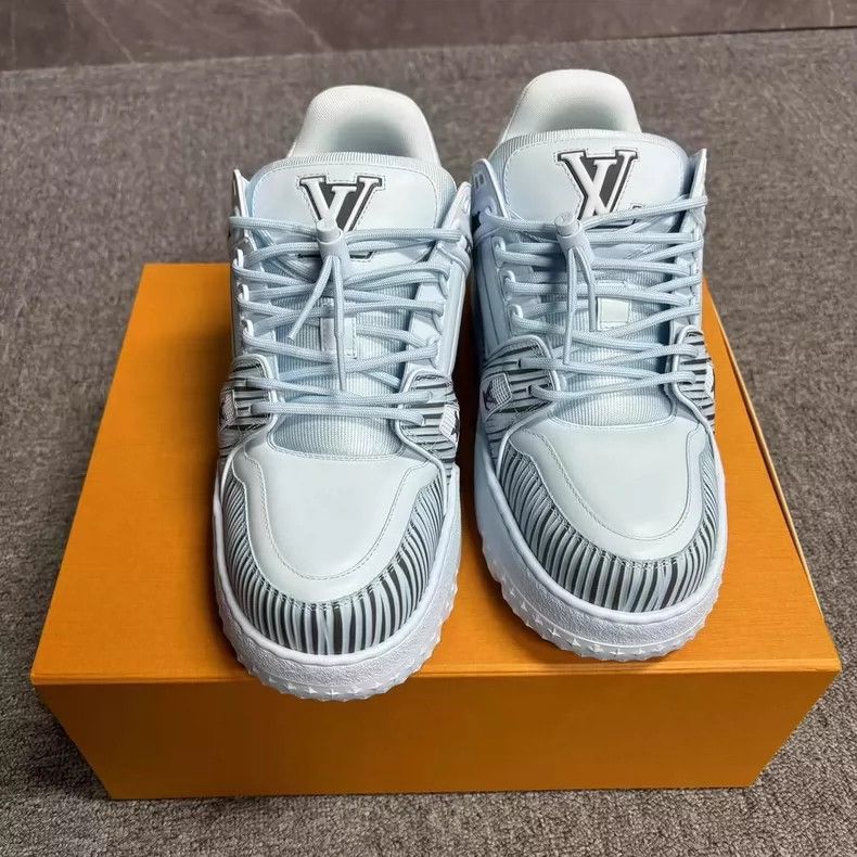 Louis Vuitton Louis Vuitton Blue Low Top Sneakers Size 7 Size US 7 / EU 40 - 2 Thumbnail
