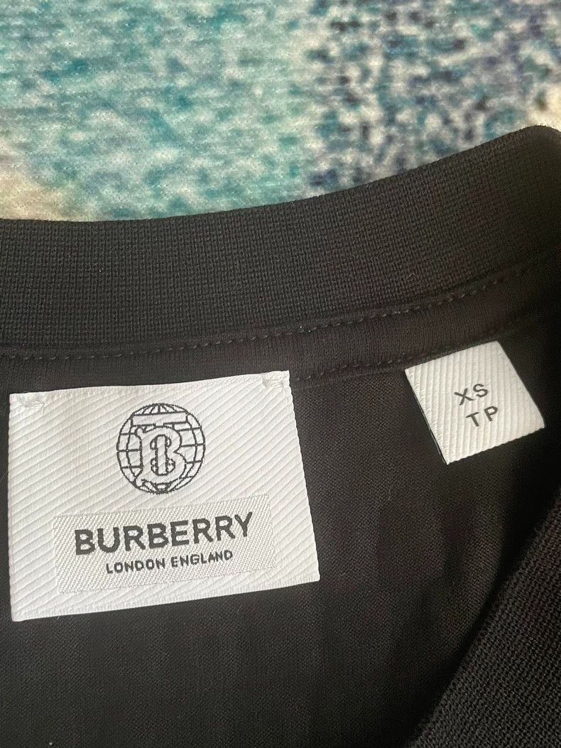 Burberry Burberry Short Sleeve T-Shirt with Love Print Size US L / EU 52-54 / 3 - 4 Thumbnail