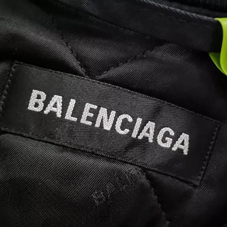 Balenciaga Balenciaga Embroidered Logo Jacket in Navy Size US L / EU 52-54 / 3 - 5 Thumbnail