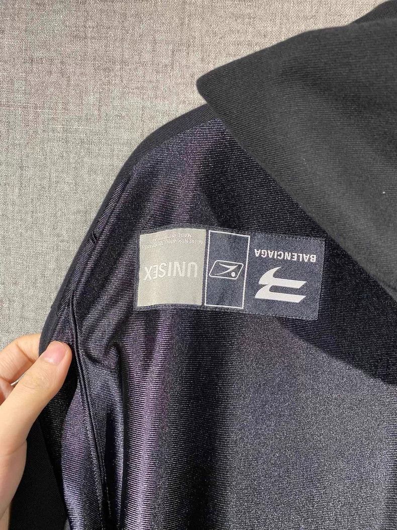 Balenciaga Balenciaga Black Long Sleeve Hoodie Shirt Size US M / EU 48-50 / 2 - 4 Thumbnail