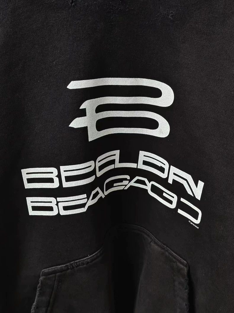 Balenciaga Balenciaga AI Generated Hoodie Sweatshirt Size US S / EU 44-46 / 1 - 3 Thumbnail