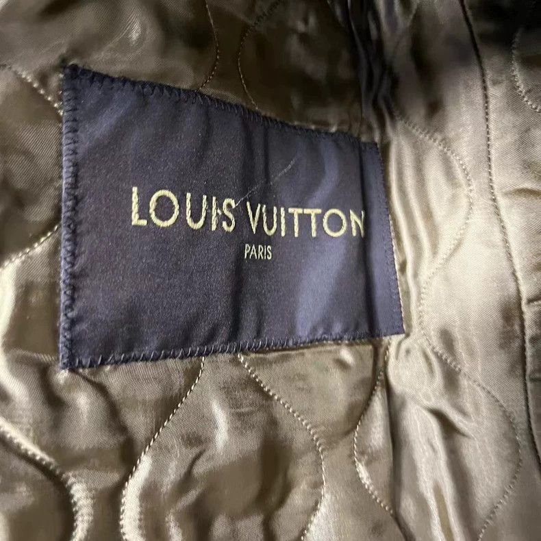 Louis Vuitton Louis Vuitton Black Knot Pattern Coat Size US L / EU 52-54 / 3 - 3 Thumbnail