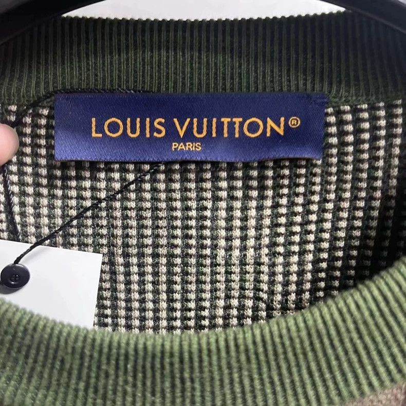 Louis Vuitton Louis Vuitton Multicolor Camo Sweatshirt Size US S / EU 44-46 / 1 - 3 Thumbnail