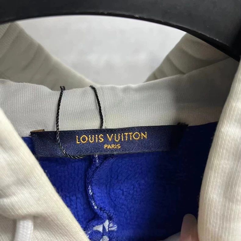Louis Vuitton Louis Vuitton White Logo Hoodie with Blue Design Size US XL / EU 56 / 4 - 5 Thumbnail