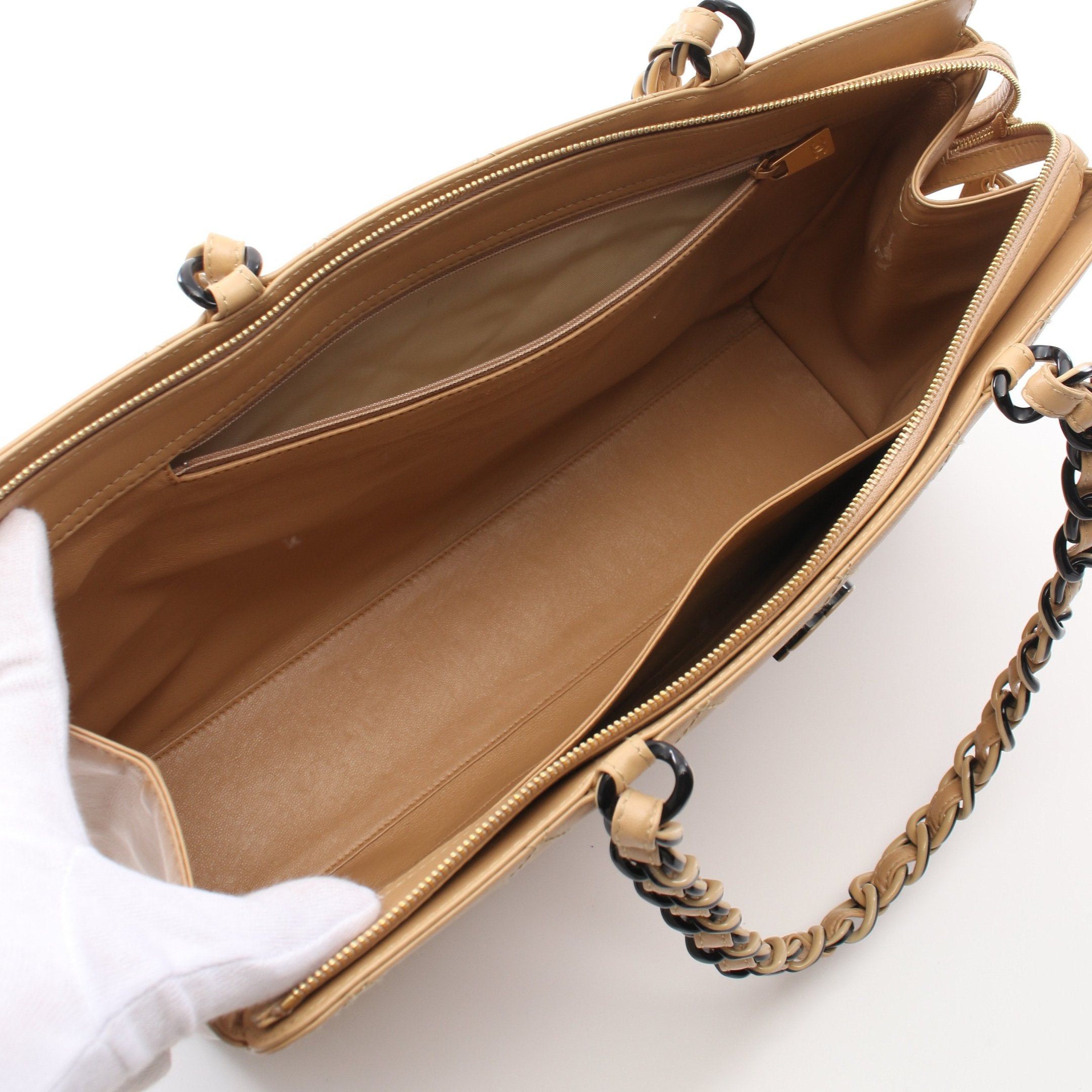 Chanel Chanel Matelasse Chain Shoulder Bag Tote Lambskin Beige Gold Hardware Plastic Size ONE SIZE - 3 Thumbnail