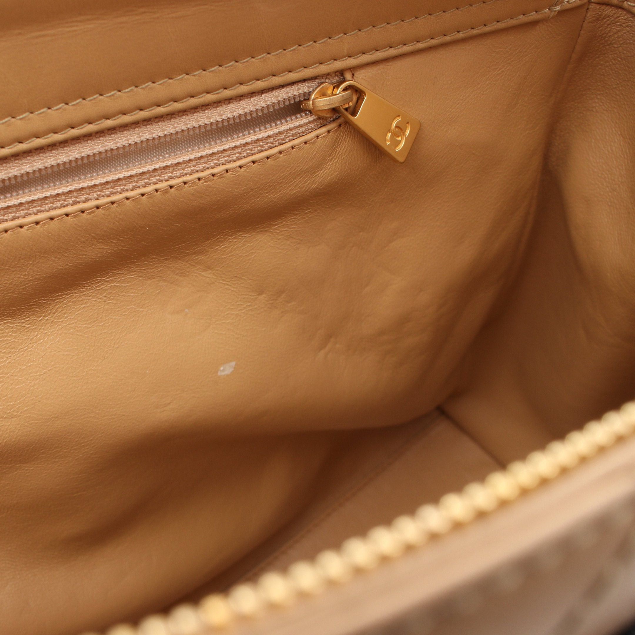 Chanel Chanel Matelasse Chain Shoulder Bag Tote Lambskin Beige Gold Hardware Plastic Size ONE SIZE - 9 Thumbnail