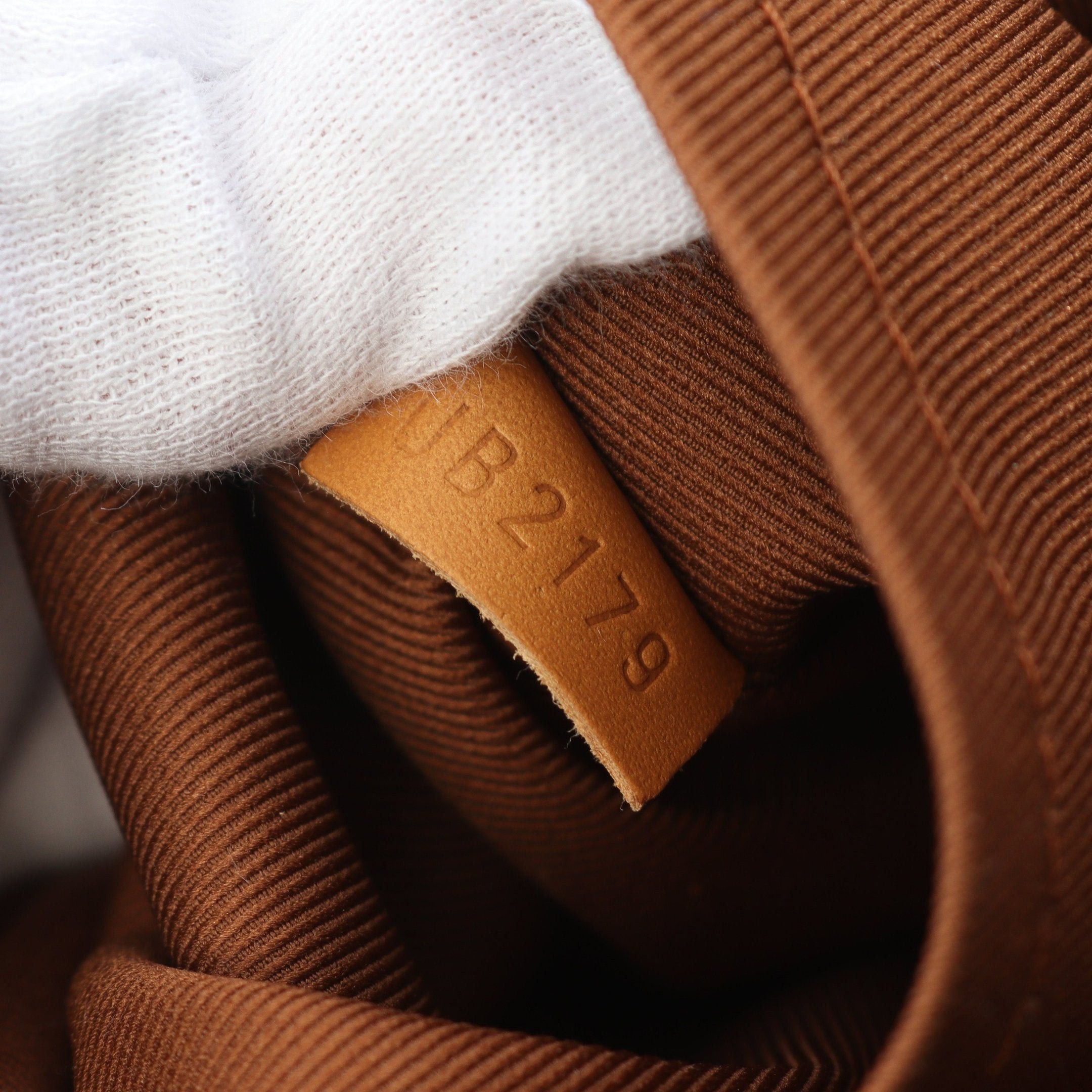 Louis Vuitton Louis Vuitton Soft Hat Trunk Monogram Boston Bag Leather Brown Size ONE SIZE - 6 Thumbnail