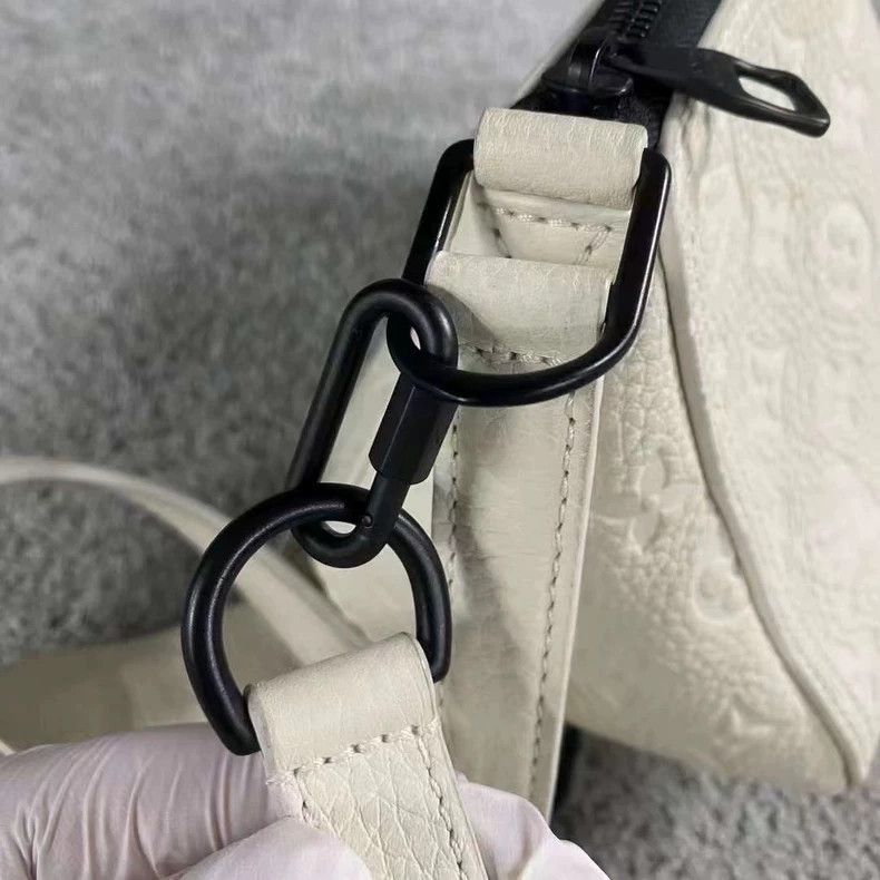 Louis Vuitton Louis Vuitton White Embossed Logo Messenger Bag Size ONE SIZE - 4 Thumbnail