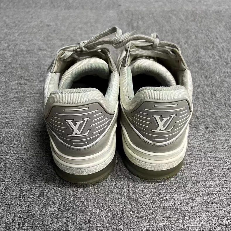 Louis Vuitton Louis Vuitton Gray and White Trainers Size US 7 / EU 40 - 3 Thumbnail