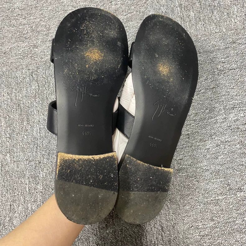Giuseppe Zanotti Giuseppe Zanotti Black Gold Buckle Sandals Size US 10.5 / EU 43-44 - 4 Thumbnail