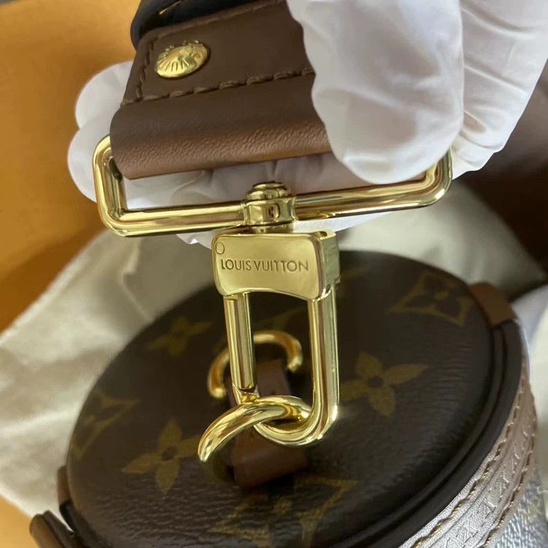 Louis Vuitton Louis Vuitton Brown Monogram Crossbody Bag Size ONE SIZE - 7 Thumbnail