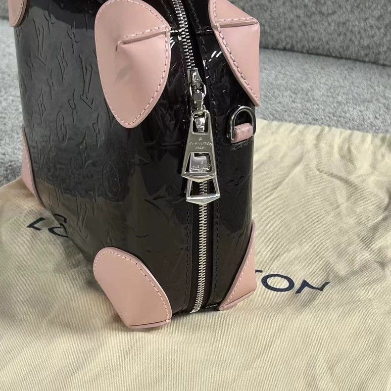 Louis Vuitton Louis Vuitton Pink Cherry Print Shoulder Bag Size ONE SIZE - 4 Thumbnail