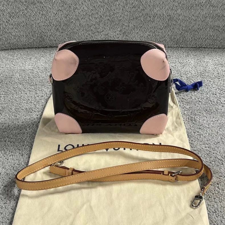 Louis Vuitton Louis Vuitton Pink Cherry Print Shoulder Bag Size ONE SIZE - 3 Thumbnail