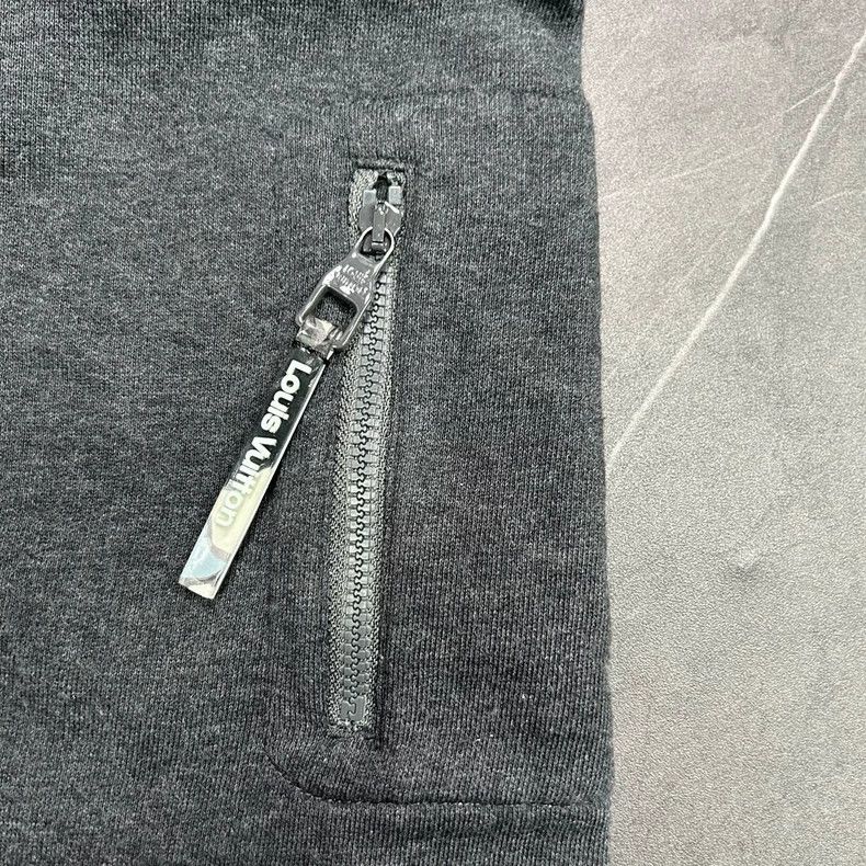 Louis Vuitton Louis Vuitton Gray and White Embroidered Sweatshirt Size US XXL / EU 58 / 5 - 6 Thumbnail