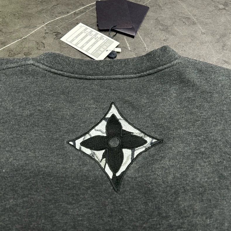 Louis Vuitton Louis Vuitton Gray and White Embroidered Sweatshirt Size US XXL / EU 58 / 5 - 3 Thumbnail