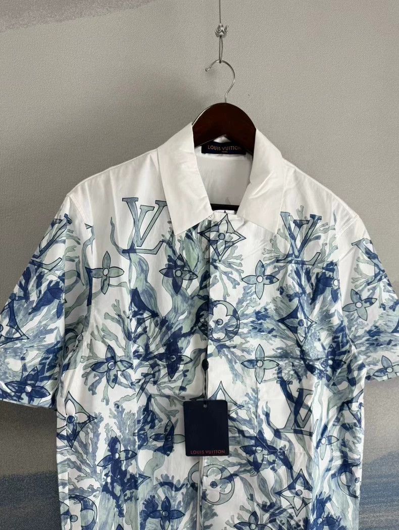Louis Vuitton Louis Vuitton Short Sleeve Shirt White Blue Size US L / EU 52-54 / 3 - 2 Thumbnail