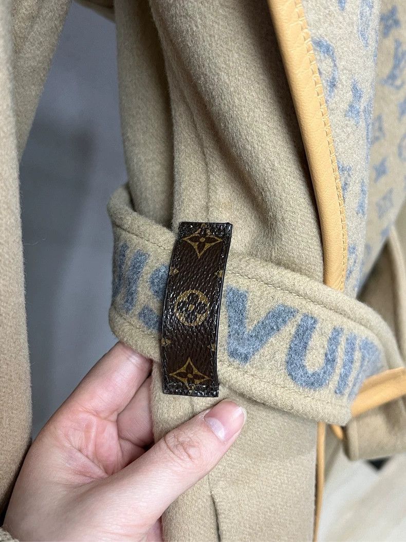 Louis Vuitton Louis Vuitton Short Camel Cashmere Coat Size US XS / EU 42 / 0 - 5 Thumbnail