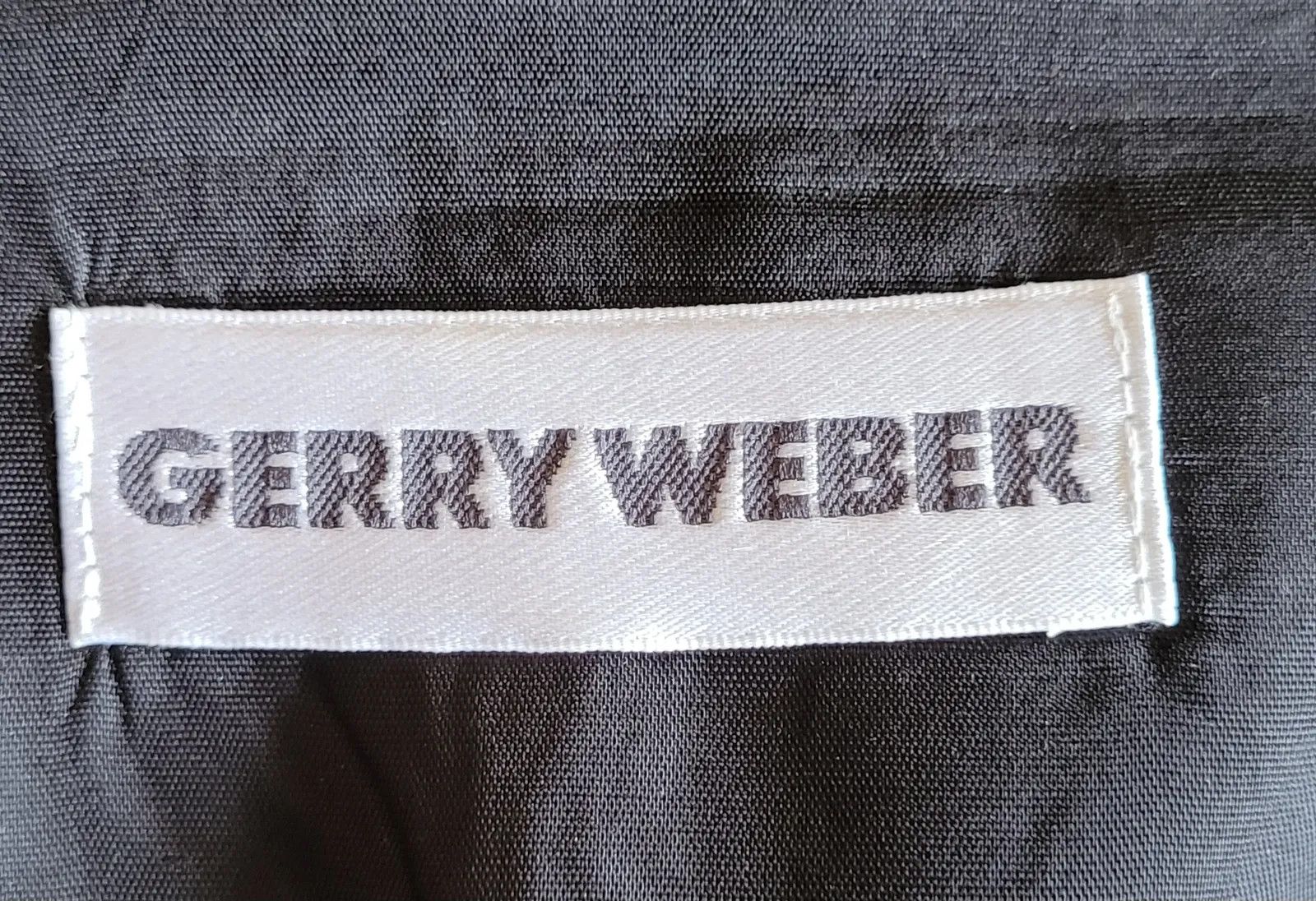 Gerry Weber Gerry Weber Skirt Size 30" / US 8 / IT 44 - 2 Thumbnail