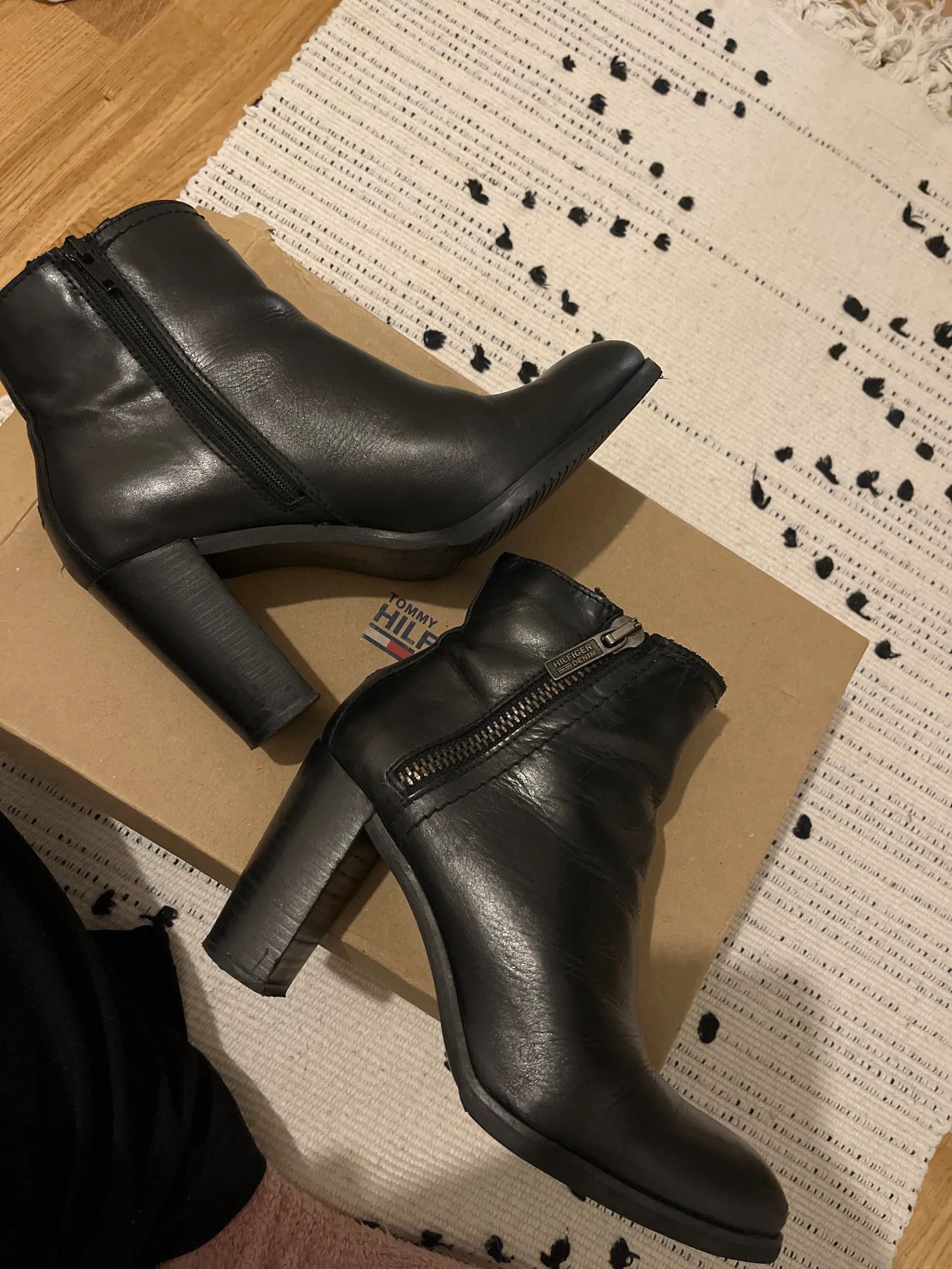 Tommy Hilfiger Tommy Hilfiger Boots Size US 9 / IT 39 - 3 Thumbnail