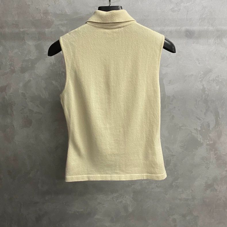 Chanel Chanel Beige Knit Sleeveless Button Cardigan Size US M / EU 48-50 / 2 - 2 Thumbnail