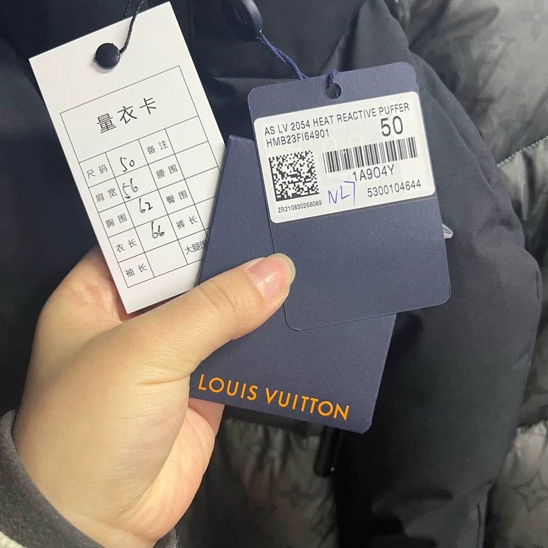 Louis Vuitton Louis Vuitton Gray Hooded Puffer Jacket Size US L / EU 52-54 / 3 - 2 Thumbnail