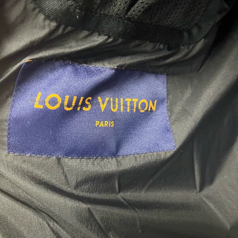 Louis Vuitton Louis Vuitton Gray Hooded Puffer Jacket Size US L / EU 52-54 / 3 - 3 Thumbnail