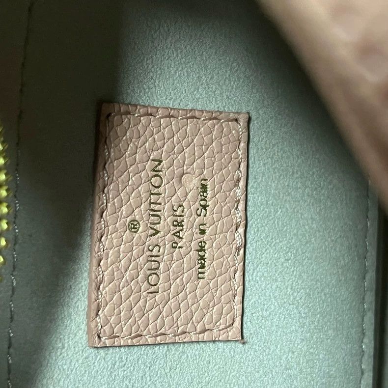 Louis Vuitton Louis Vuitton Pink Adjustable Shoulder Bag Size ONE SIZE - 5 Thumbnail